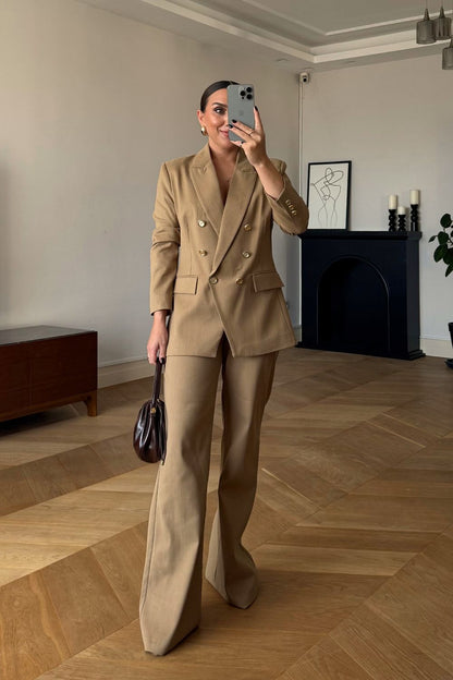 BLAZER CAMEL COM BOTÕES DOURADOS