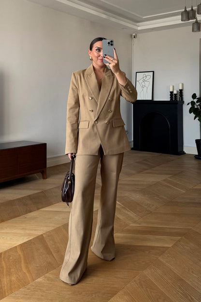 BLAZER CAMEL COM BOTÕES DOURADOS