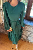 Vestido Verde com Folhos e Renda nas Mangas