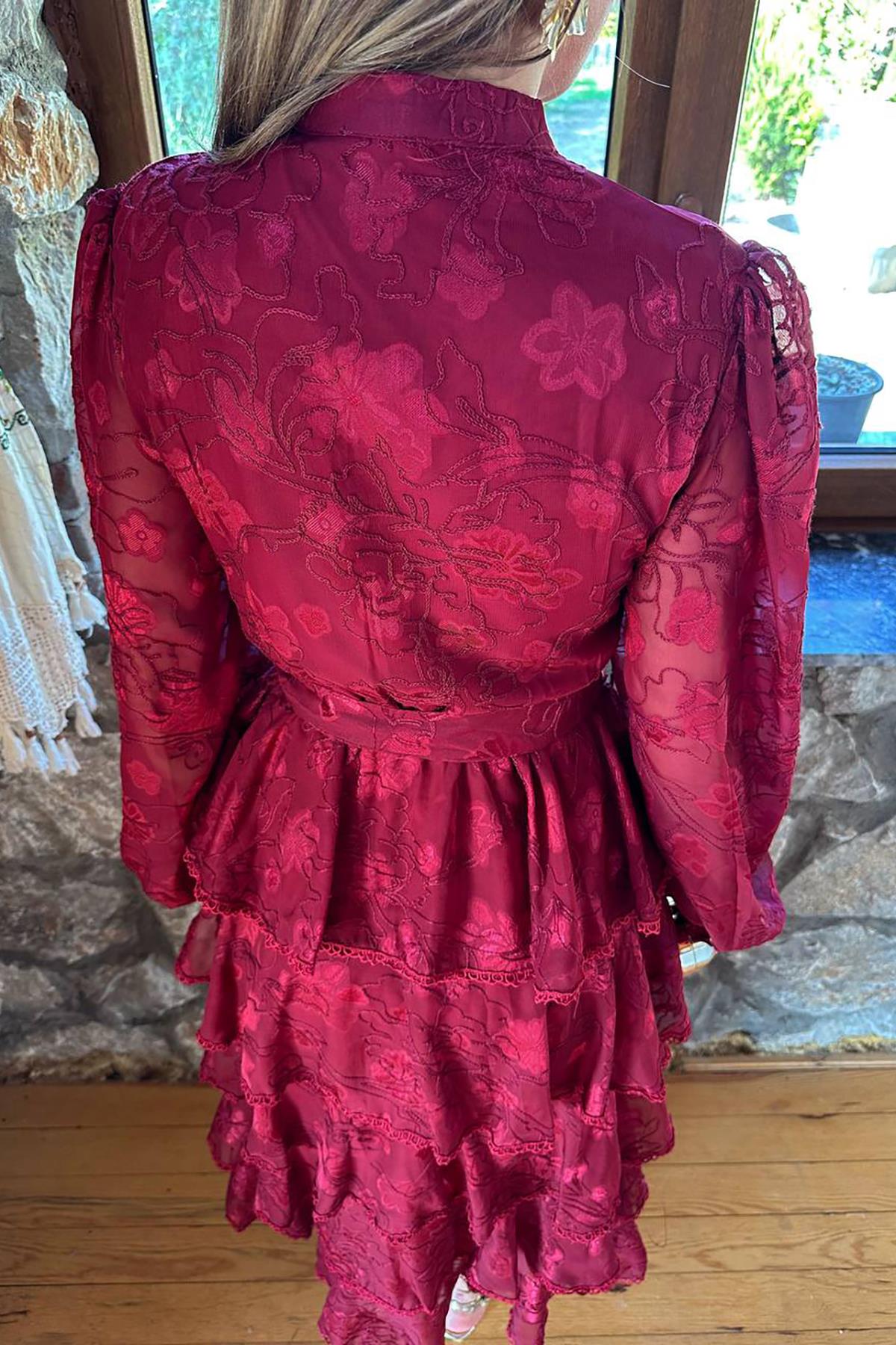 Vestido Vermelho com Folhos