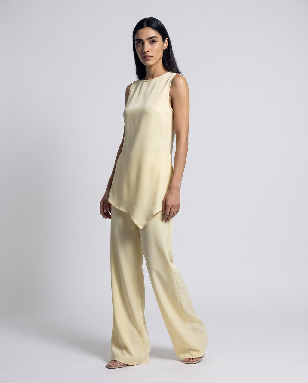 Conjunto Amarelo de Túnica Comprida e Calças Fluidas