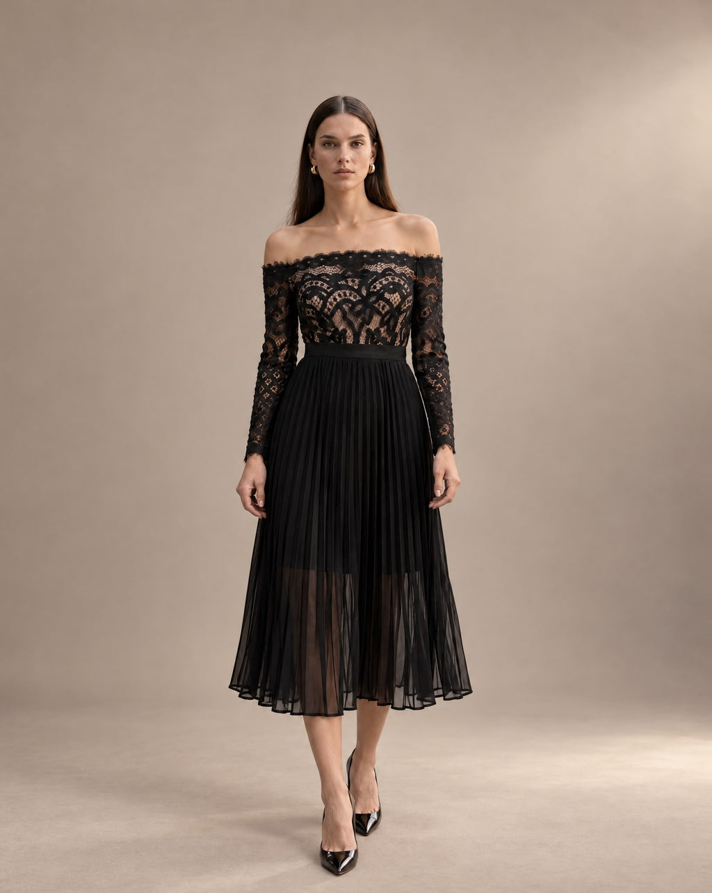 Vestido De Renda e Saia Plissada