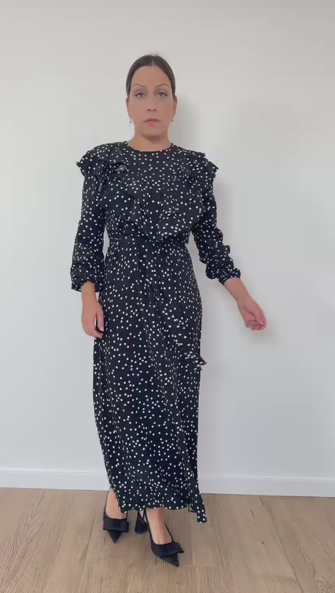 VESTIDO PRETO COM BOLINHAS BRANCAS