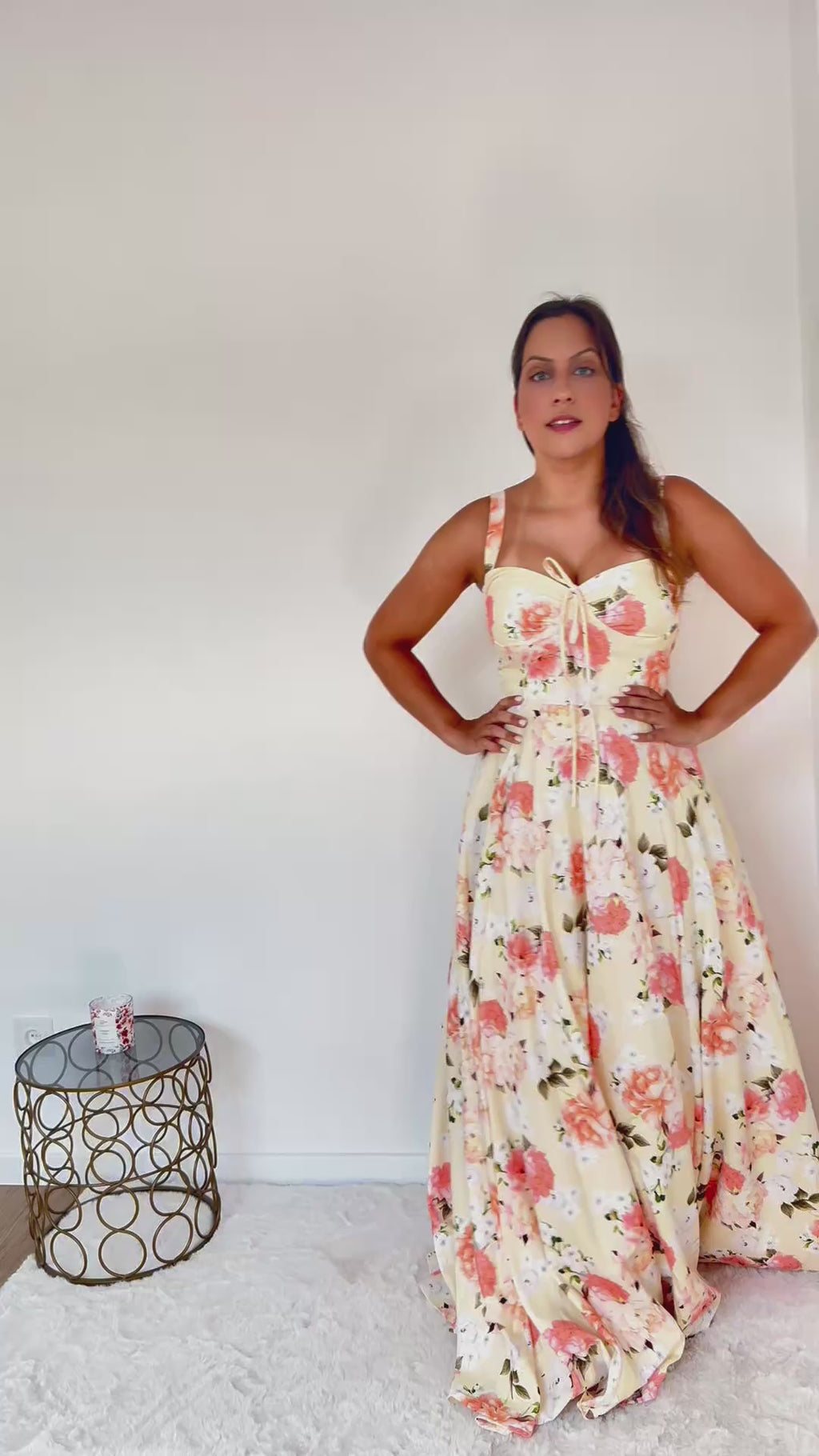 Vestido Longo Amarelo Florido com Corpete e Saia Volumosa
