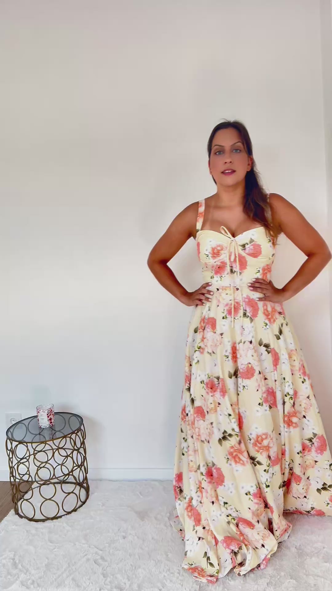 Vestido Longo Amarelo Florido com Corpete e Saia Volumosa
